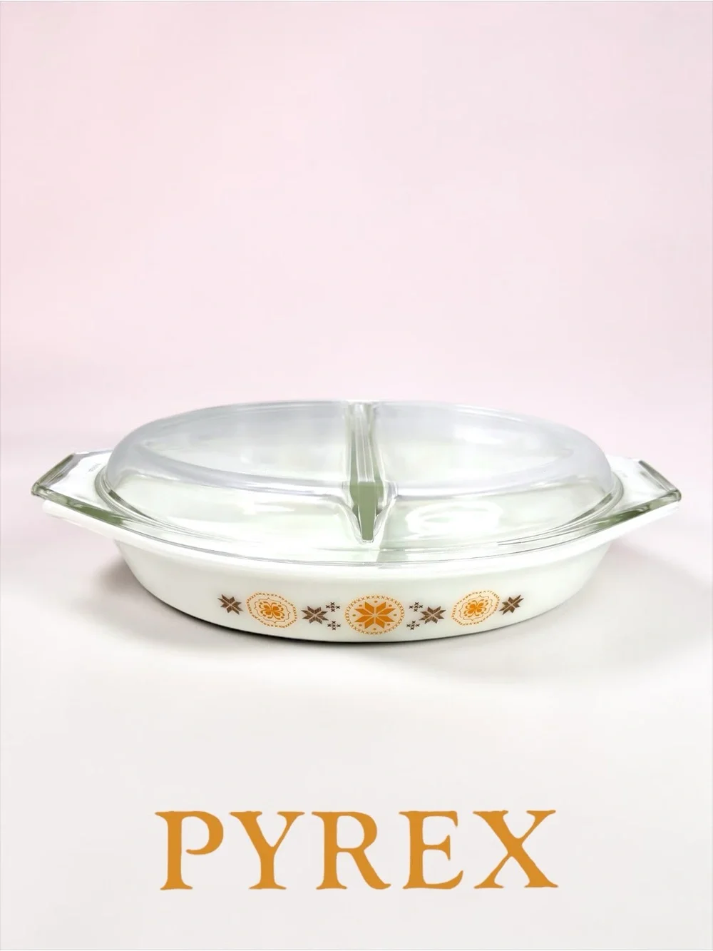 Vintage PYREX Town & Country Divided Casserole Dish 1.5 Qt with Lid 1960s. EUC